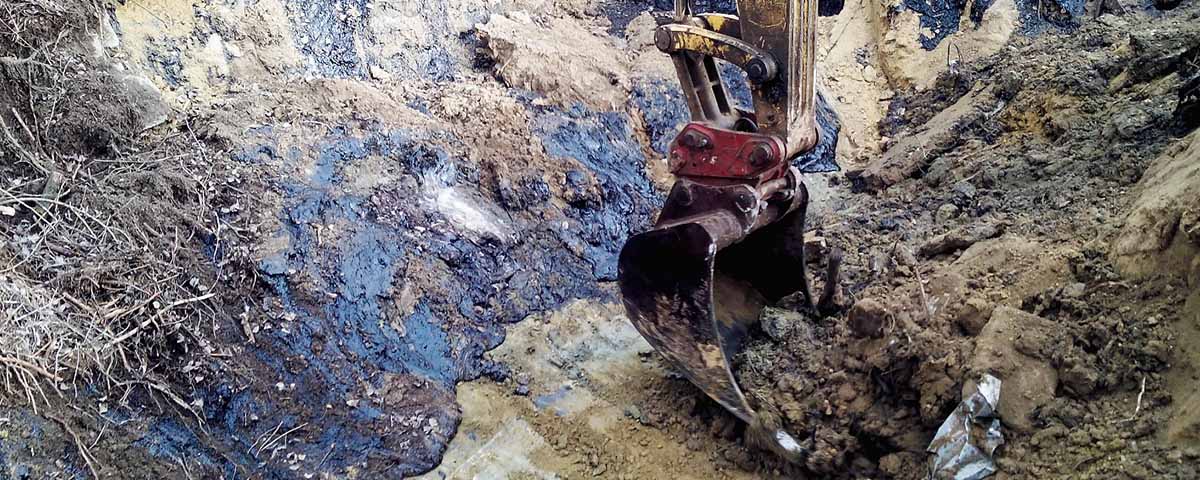 Tar lagoon during excavation