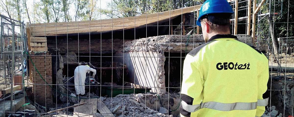 Supervision of demolition of a sarcophagus